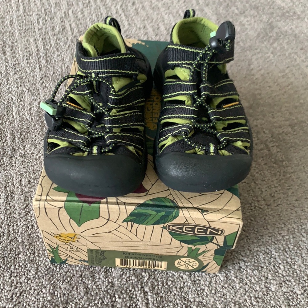 Keen Newport H2  Waterproof Hiking Sandals